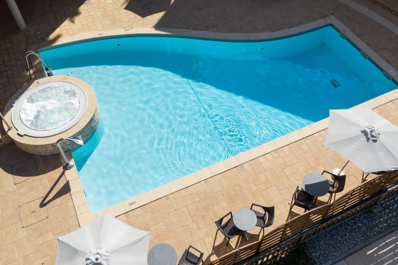 Logis Hotel Parenthese, Restaurant & Spa Chille Exterior photo